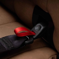ISOFIX-forbindelser Trykforbindelser fastgøres sikkert til bilsædet ved at låse dem fast til køretøjets nederste ankre.